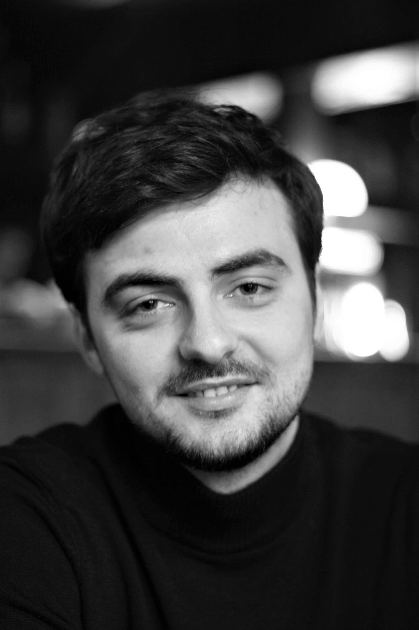 Portretul lui Bogdan Tiutiu pentru grupajul de poeme publicat în Revista Familia